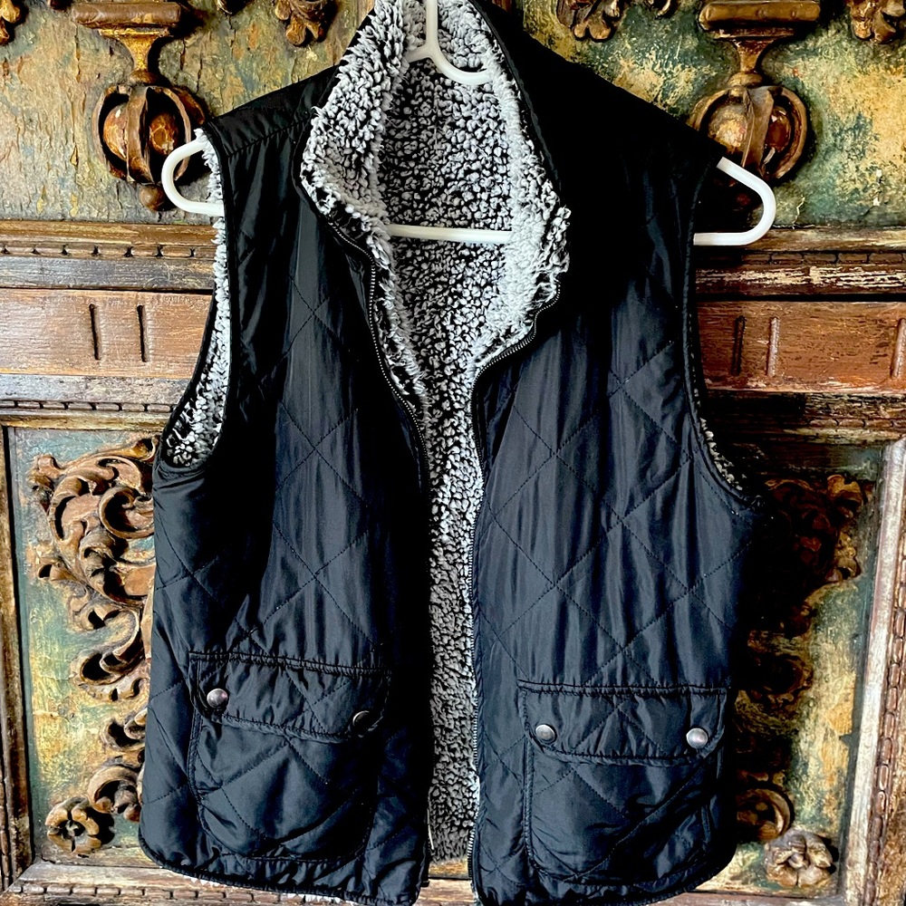 Thread Supply fleece  lined vest-